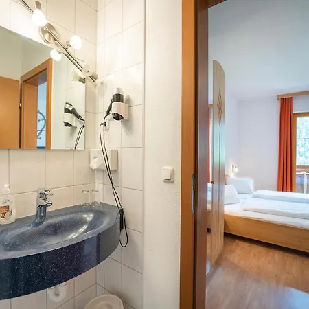 In Neustift Near Lift, Cleaning Included Daire